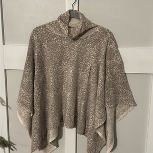J. McLaughlin Cashmere Poncho in Soft Cream Leopard Print